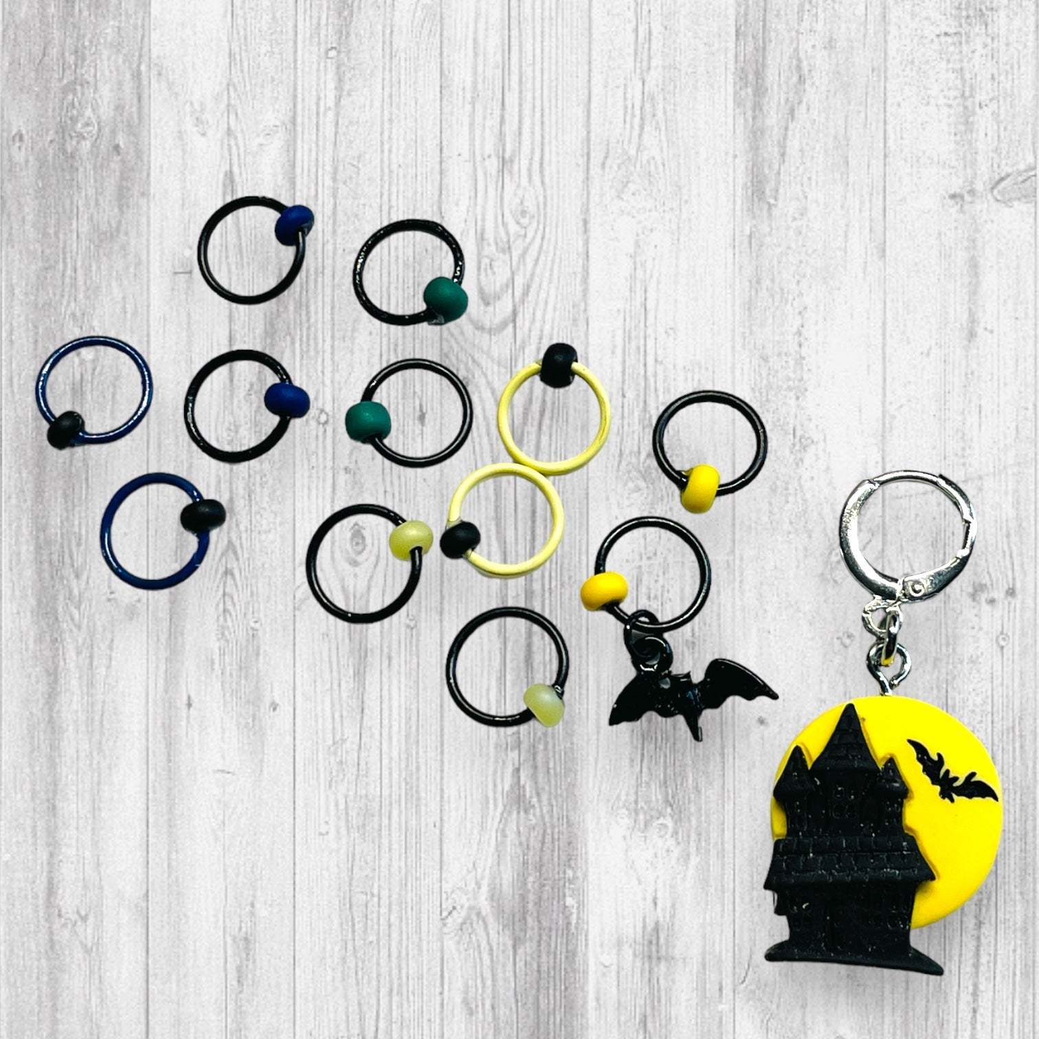 If You’ve Got it, Haunt it! Progress and stitch markers - AdoreKnit