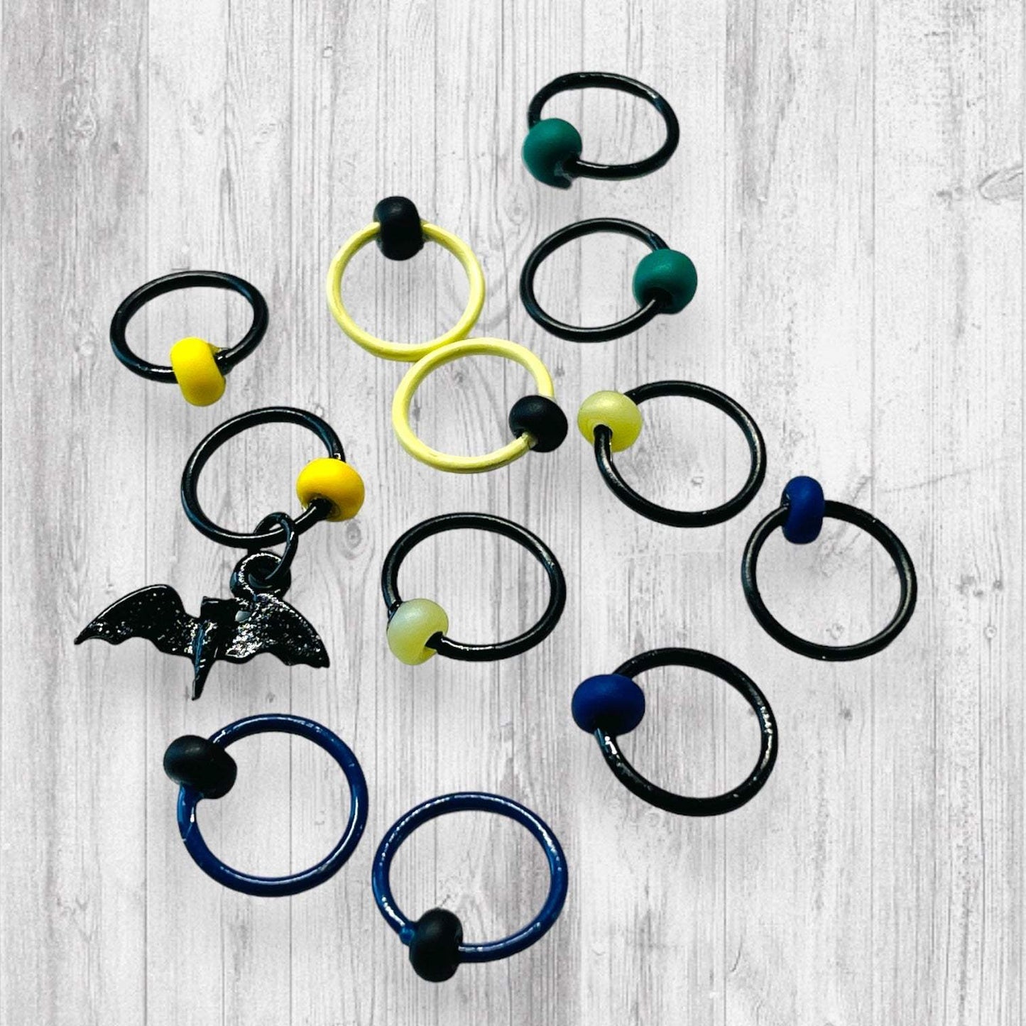 If You’ve Got it, Haunt it! Progress and stitch markers - AdoreKnit