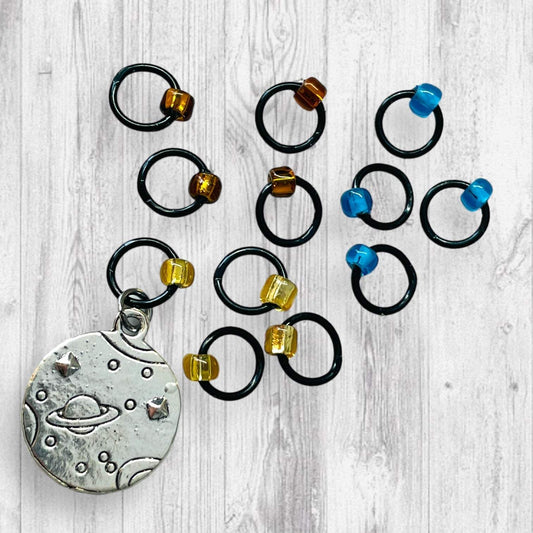 He Who Controls the Spice Progress and Universe Stitch MarkersAdoreKnitHe Who Controls the Spice Progress and Stitch Marker Set.  Inspired by the Frank Herbert's classic novel Dune.  1 of 4 marker sets in the Dune Collection created forUniverse Stitch Markers