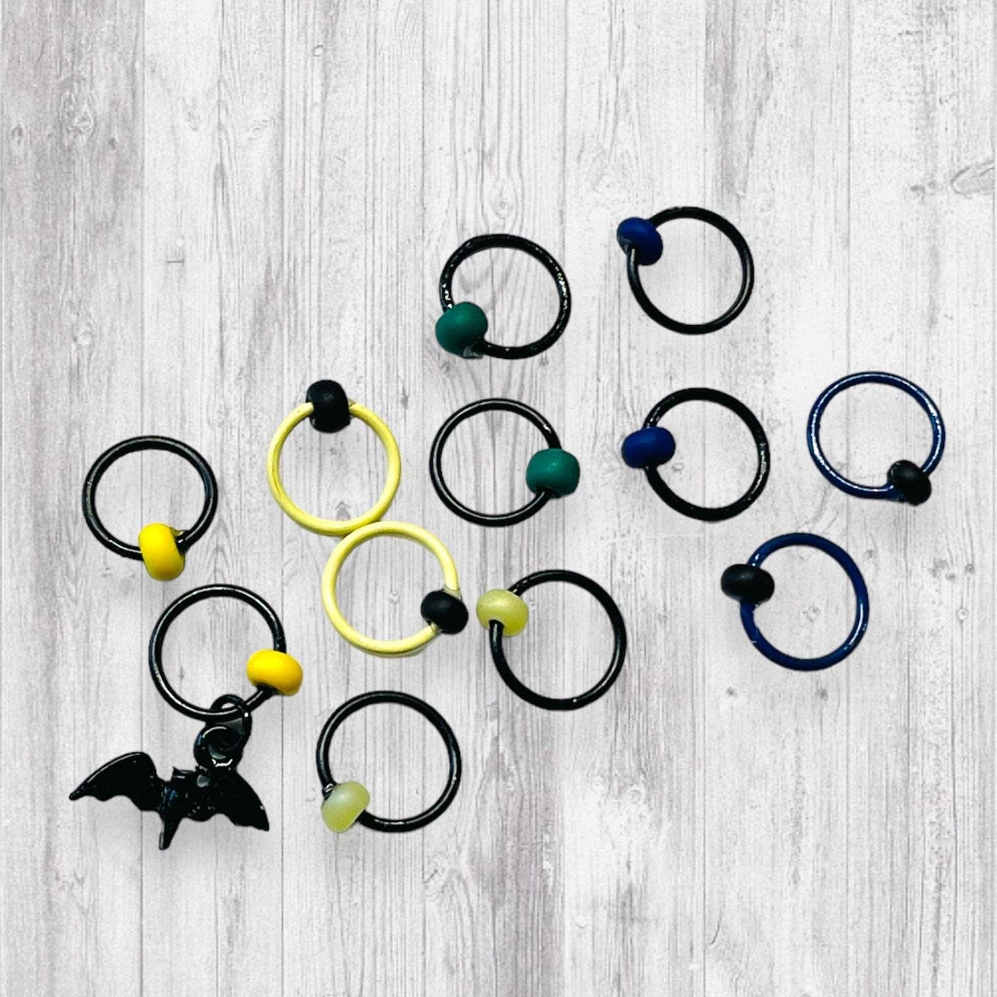 If You’ve Got it, Haunt it! Progress and stitch markers - AdoreKnit