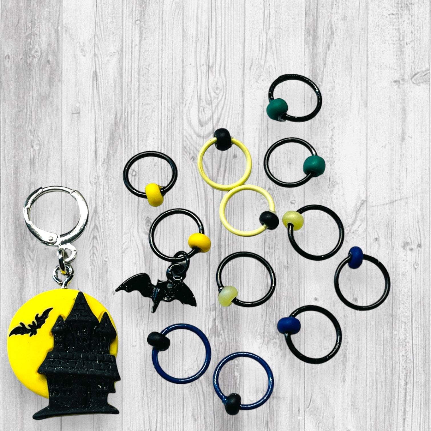 If You’ve Got it, Haunt it! Progress and stitch markers - AdoreKnit