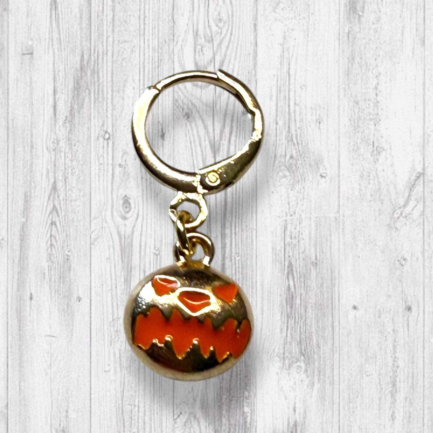 Spooky Snoop-o-lantern Progress and Stitch Markers Snoopy