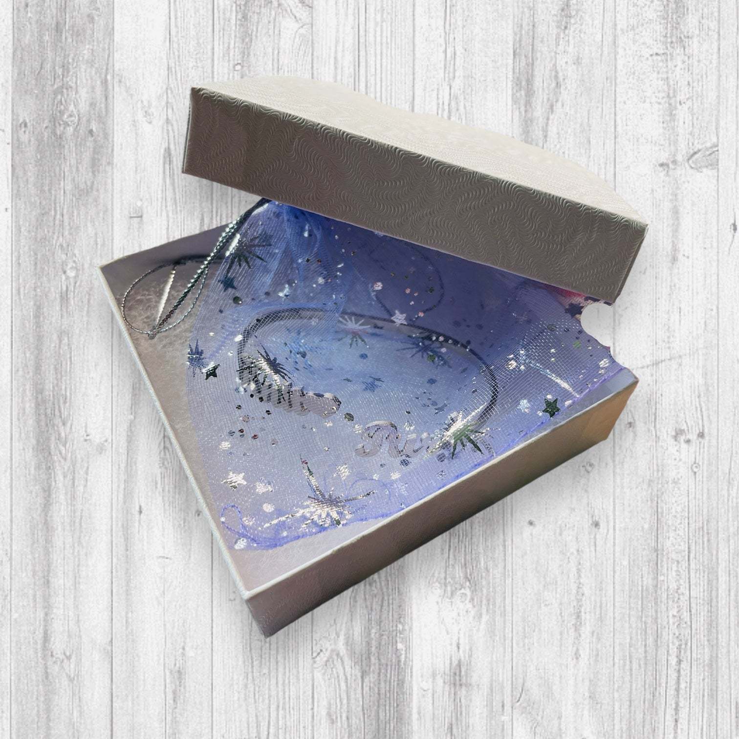 Knit🖤 Purl Bracelet tooAdoreKnitThe Knit 🖤 Purl Bracelet designed by Steph, this stainless steel bangle is the perfect way to show your love of knitting.  Measuring 6.25" in circumference the bangKnit🖤 Purl Bracelet