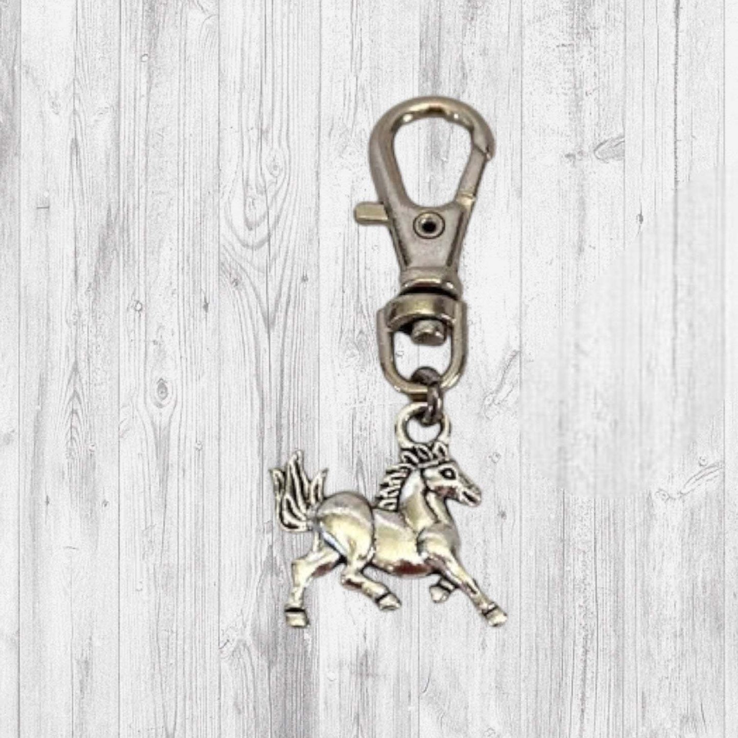 Evenstar inspired Progress and Stitch MarkersAdoreKnitEvenstar inspired Progress and Stitch Markers.   Inspired by the Evenstar worn by Arwen in The Lord of the Rings.  And also inspired by Arwen and Frodo's race on horEvenstar inspired Progress