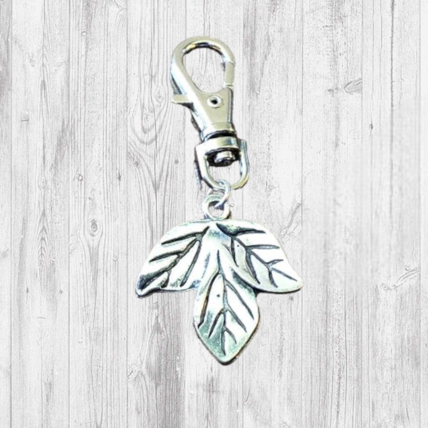 Hobbit & Lord of the Rings inspired Progress & Stitch MarkersAdoreKnit“In a hole in the ground there lived a hobbit. Not a nasty, dirty, wet hole, filled with the ends of worms and an oozy smell, nor yet a dry, bare, sandy hole with noRings inspired Progress & Stitch Markers