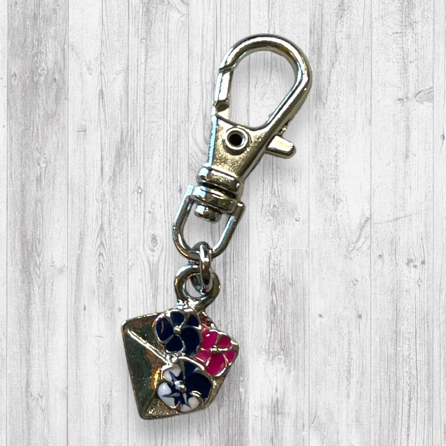 Gnome Place like Home Purple Pansies Progress and Stitch MarkersAdoreKnitAdoreKnit EXCLUSIVE! Gnome Place like Home with Purple Pansies Progress and Stitch Markers. For the longest time I didn't know what girl Gnomes looked like.  This laHome Purple Pansies Progress