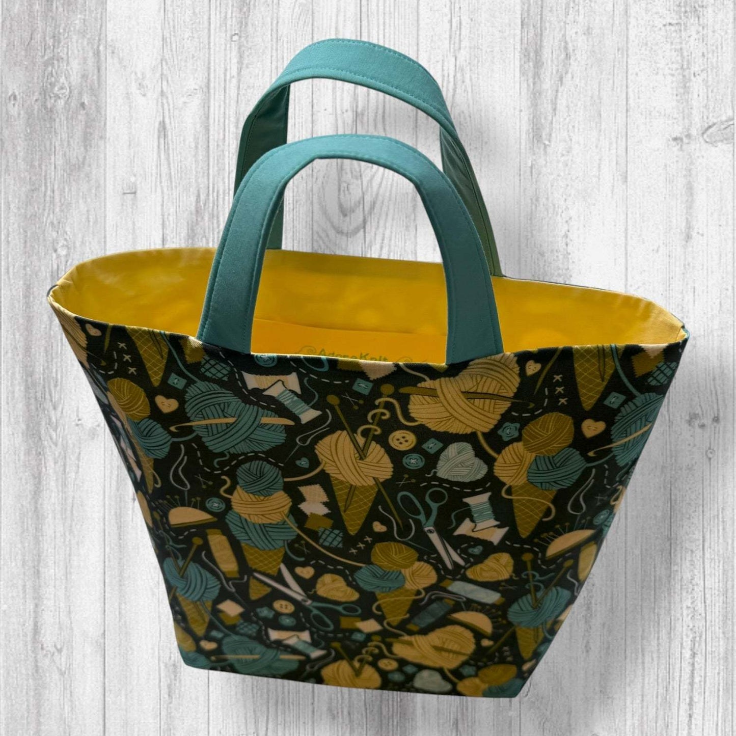 Knit Between Scoops Project Bag | Summer Stitch Knitting Yarn Bag