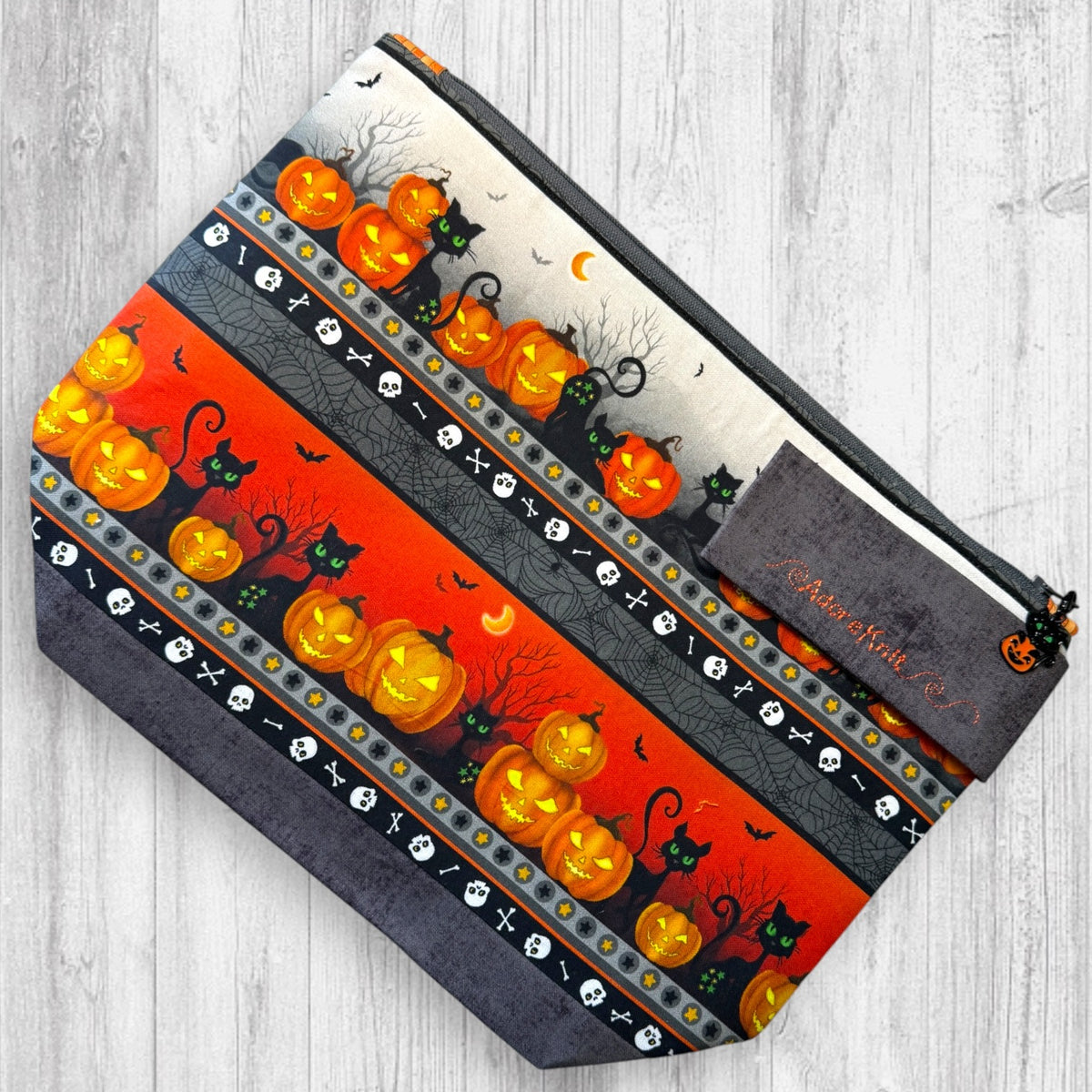 Pawsitively Haunted Project Bag