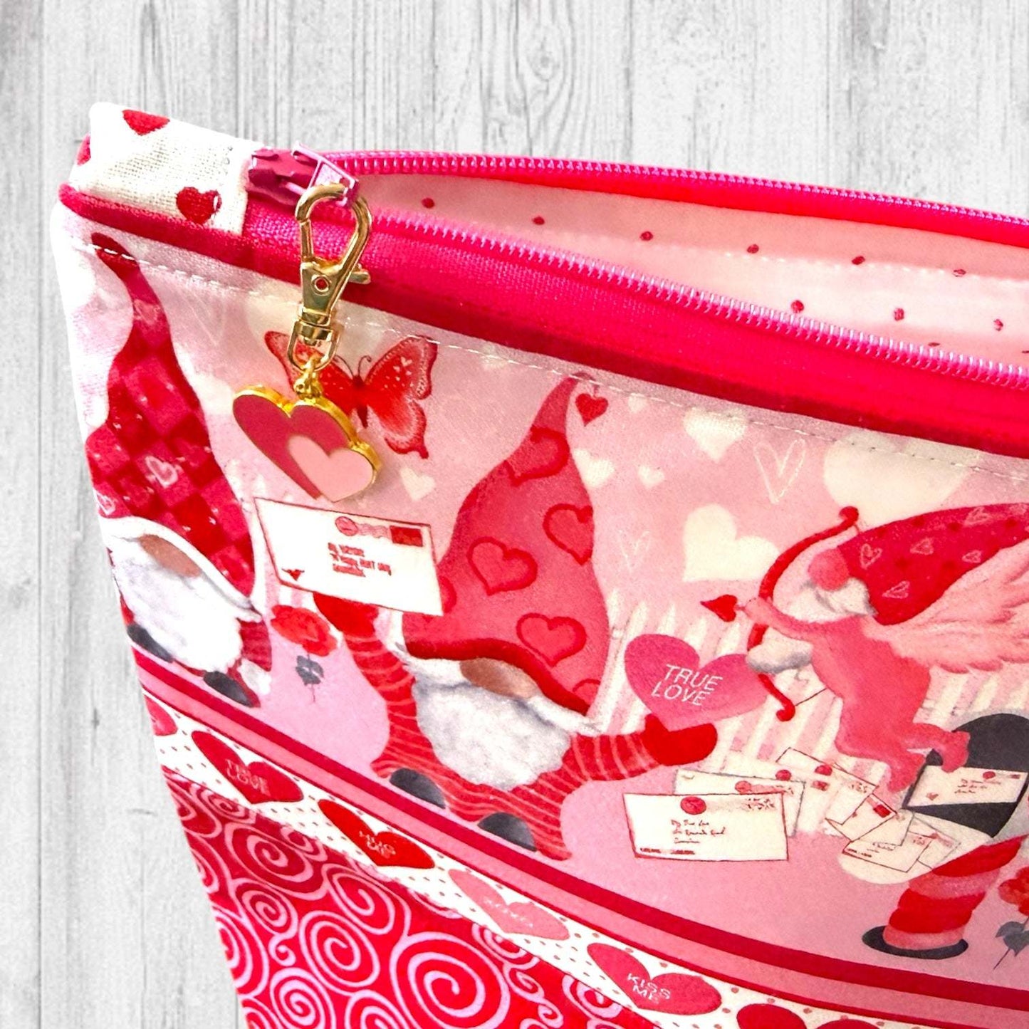 Gnomebody Loves You Like I Do Project Bag