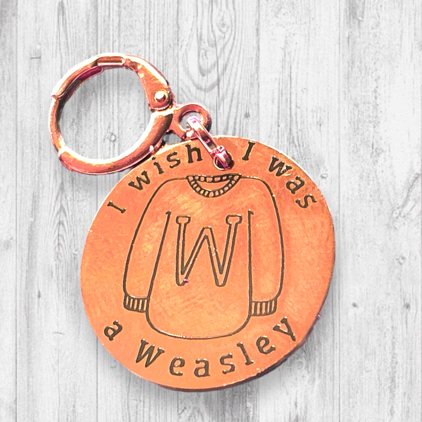 I Wish I Was A Weasley Progress and Stitch Marker SetAdoreKnitI Wish I Was A Weasley Progress and Stitch Markers.  Rose Gold and Copper stitch markers are reminiscent of the famous family's most distinguishing features.  ImaginStitch Marker Set