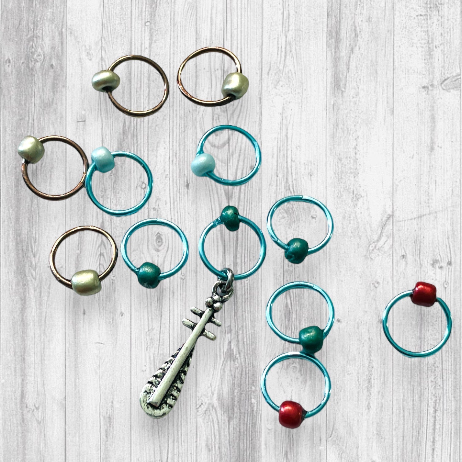 Toss a Coin Progress and Stitch Markers - AdoreKnit