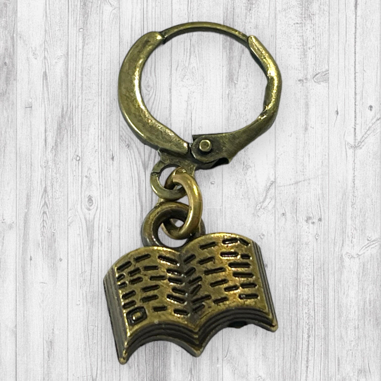 A Dreamy Far-off Look Pogress and Stitch Markers - AdoreKnit