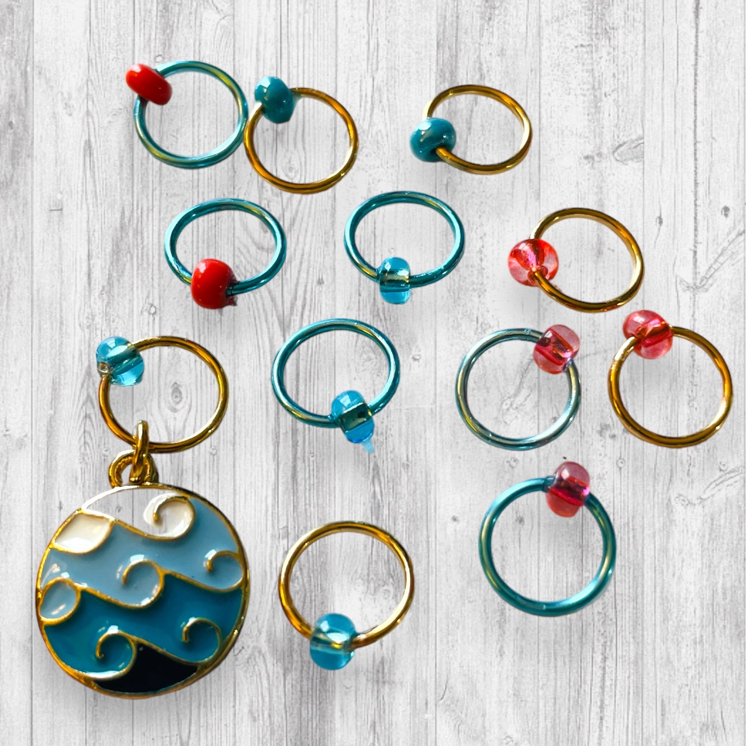 Making Waves Progress and Stitch Markers - AdoreKnit